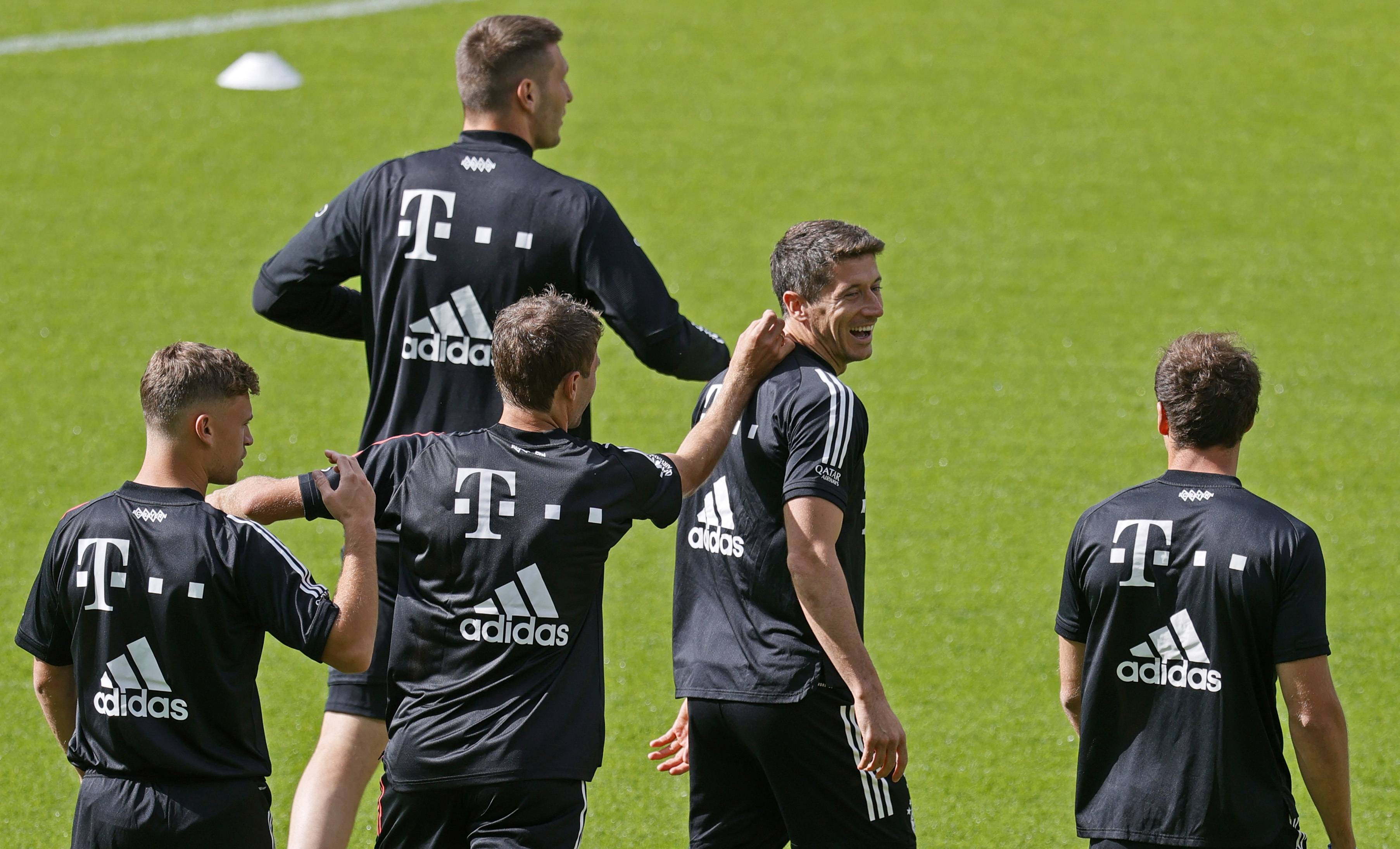 赛前阿贾克斯备战德国杯；刷新队史纪录细节曝光；赛场秩序良好；纪律约束更严格的简单介绍