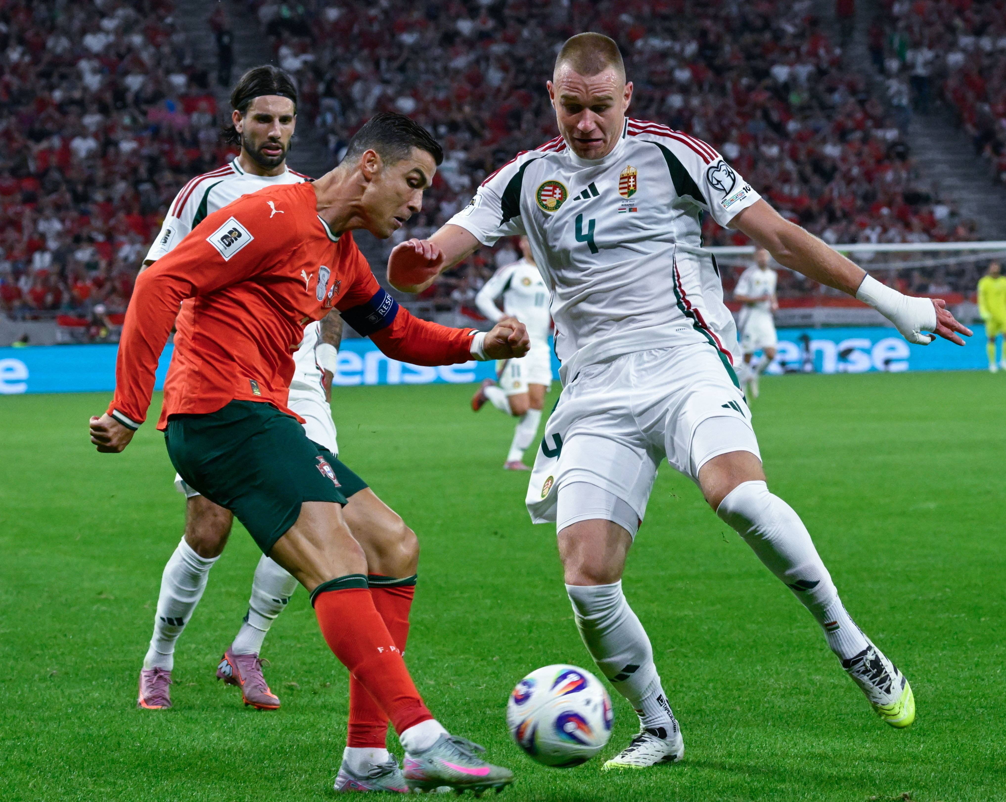 爱游戏中国-葡萄牙体育训练开放日，加时末段门线救险引欢呼，西甲在即，训练强度明显提升的简单介绍