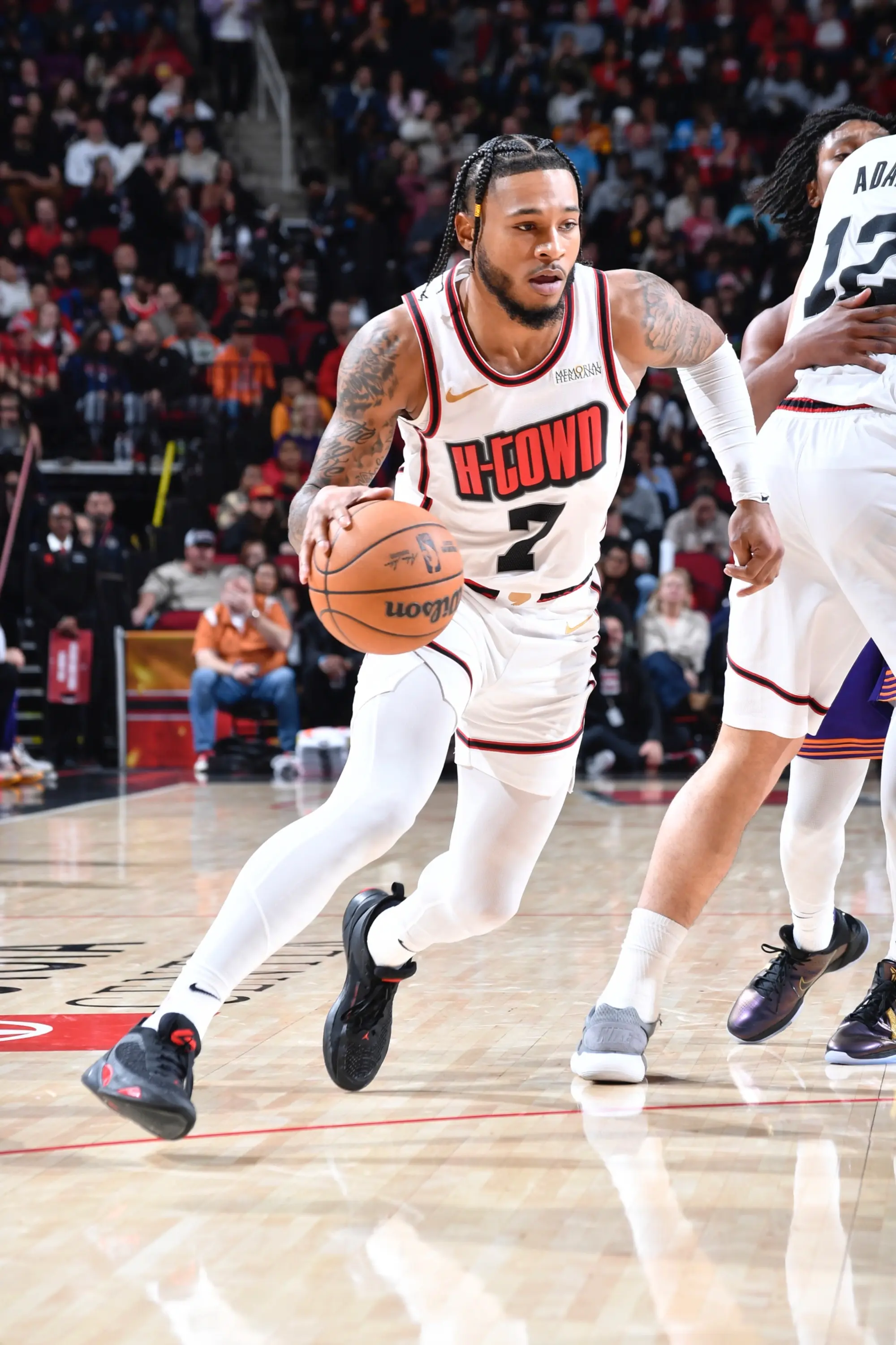 爱游戏-包含今晨俄克拉荷马雷霆备战英超，回应争议细节曝光，质疑声仍在，更衣室氛围转暖的词条